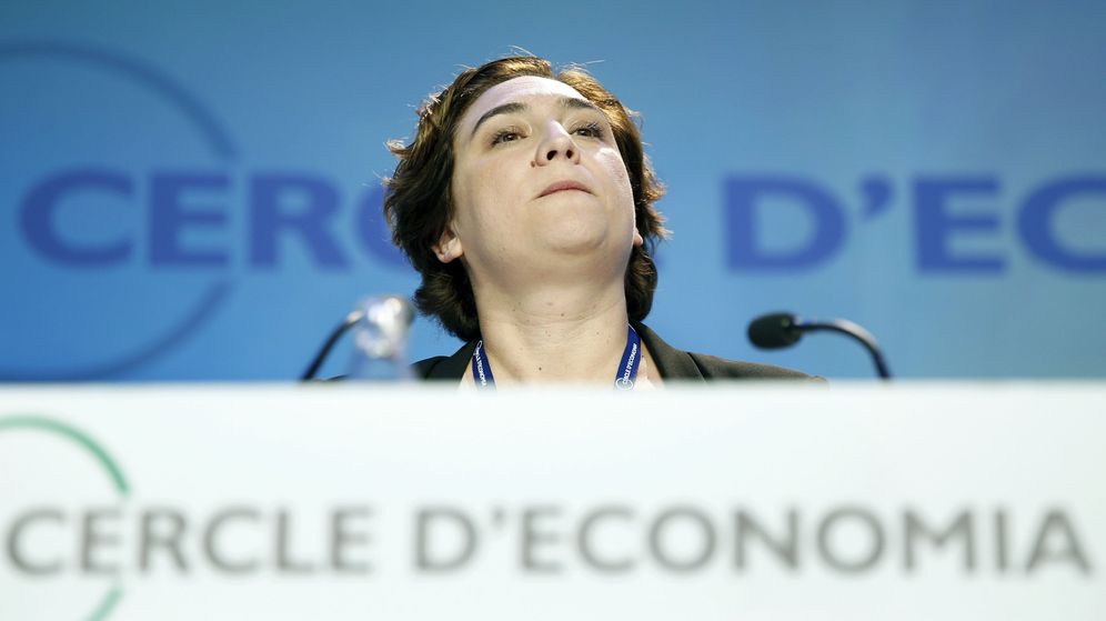 Foto: La regidora de Barcelona, Ada Colau, durante su intervención en la primera jornada de la XXXII Reunión del Círculo de Economía. (EFE)